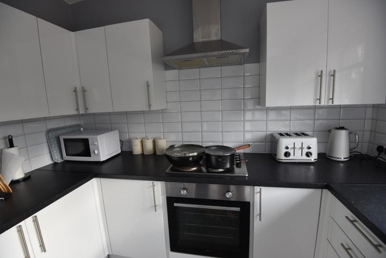 Lovely Holiday Home Near Cardiff City Centre - Madoc Road 3 Bedrooms Sleeps Up To 7 Exterior foto