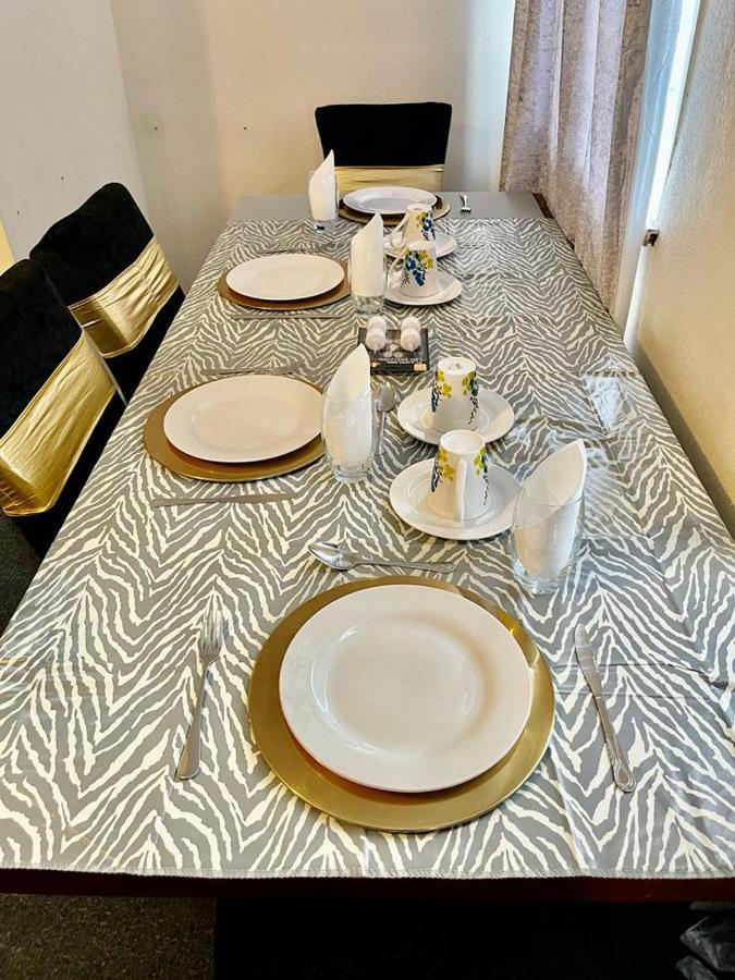 Lovely Holiday Home Near Cardiff City Centre - Madoc Road 3 Bedrooms Sleeps Up To 7 Exterior foto