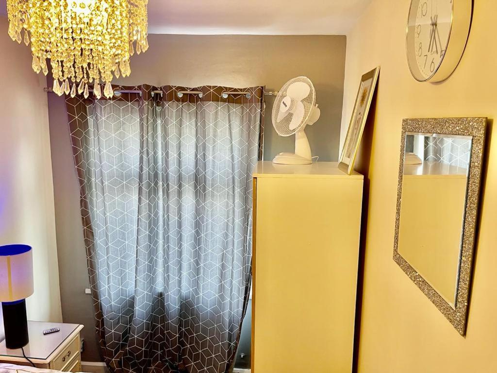 Lovely Holiday Home Near Cardiff City Centre - Madoc Road 3 Bedrooms Sleeps Up To 7 Exterior foto