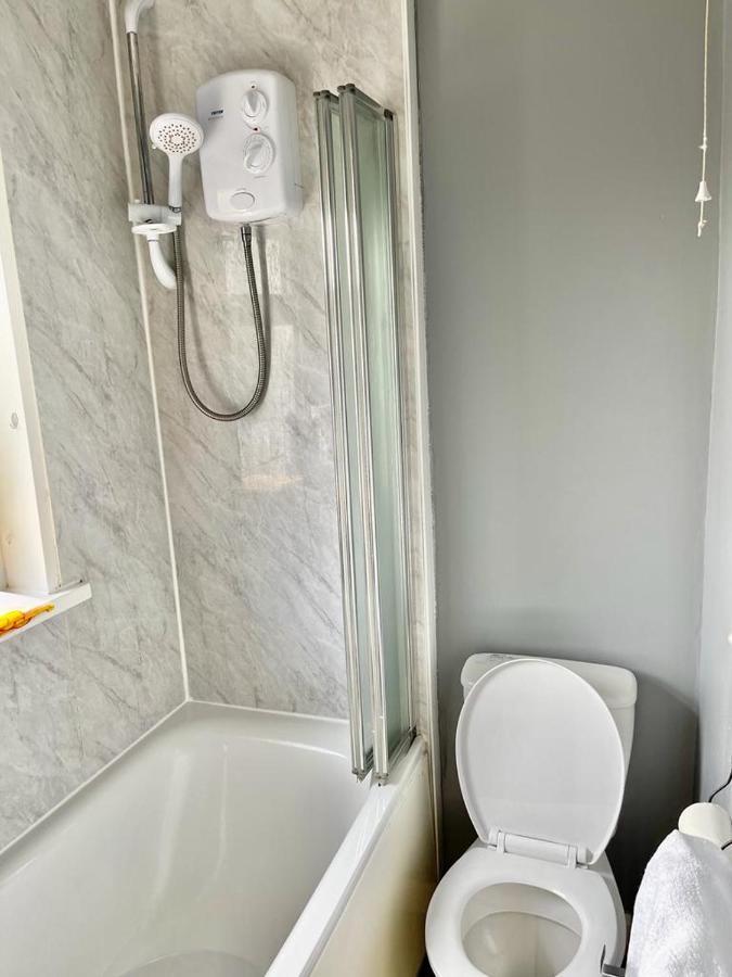 Lovely Holiday Home Near Cardiff City Centre - Madoc Road 3 Bedrooms Sleeps Up To 7 Exterior foto